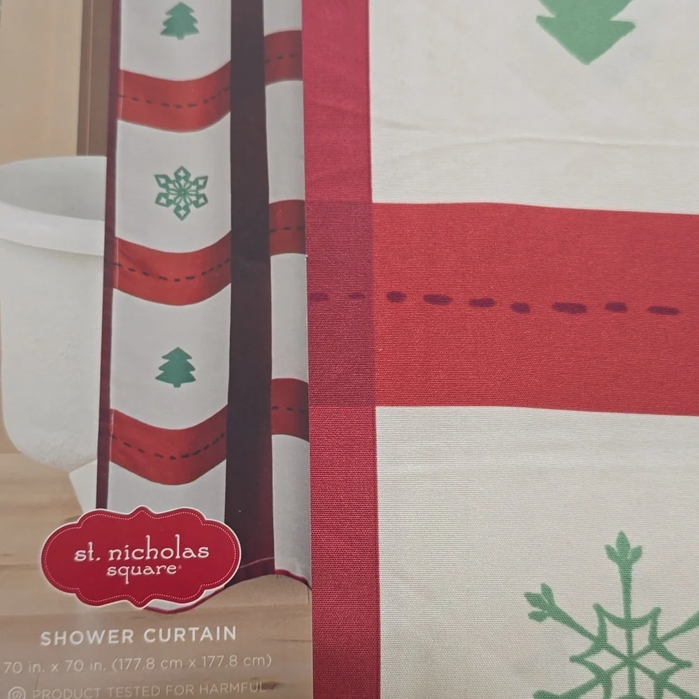 ST. NICHOLAS SQUARE BRAND HOLIDAY CHRISTMAS SHOWER CURTAIN